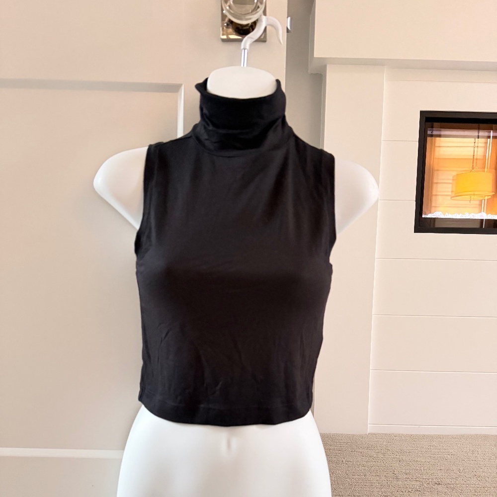 ETERNE Chic Harlow Cropped Black Sleeveless Turtleneck Top Sz S NWT $145!! - Picture 3 of 4